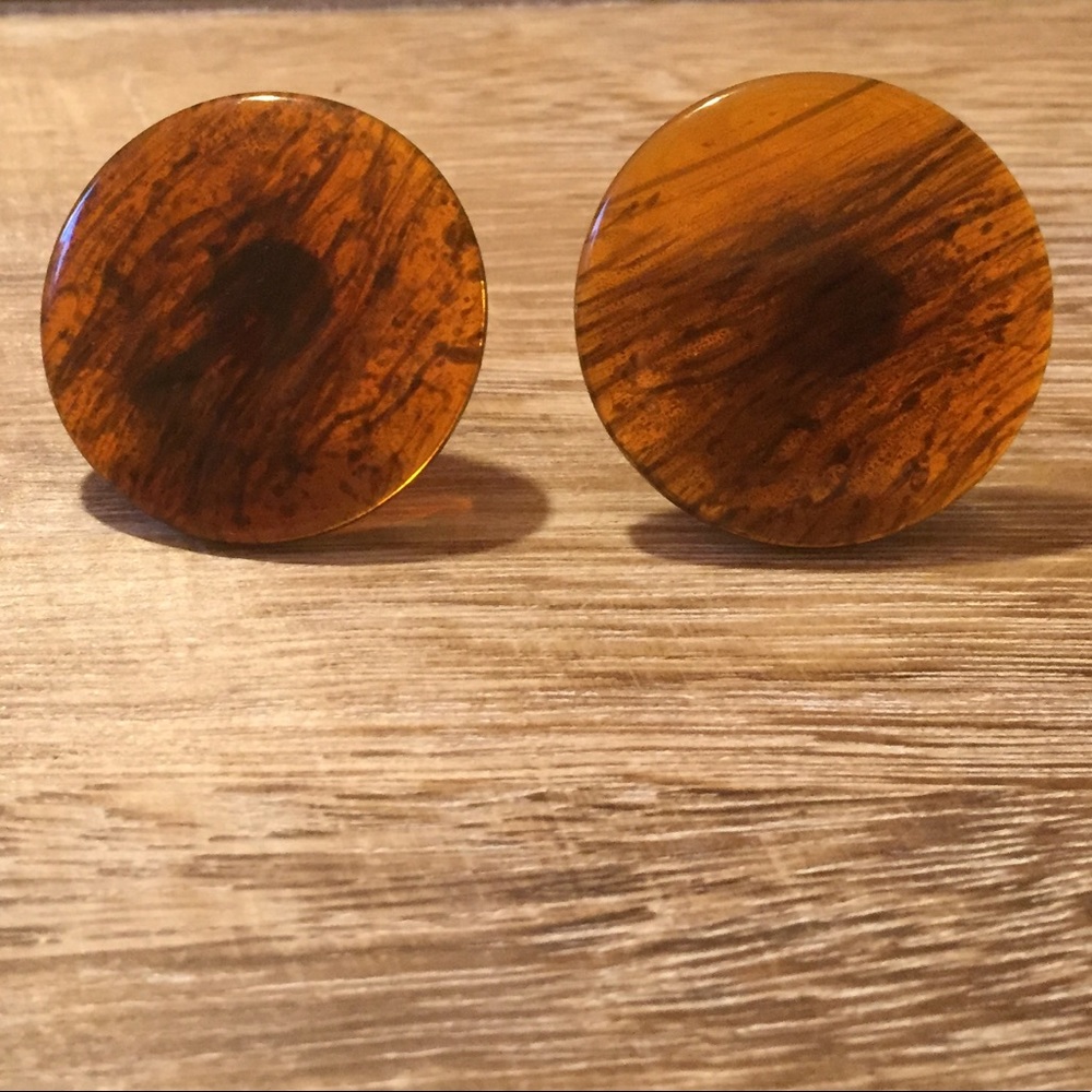 Gifted* no longer available Vintage 70s Tortoise Shell Earrings - Picture 5 of 6